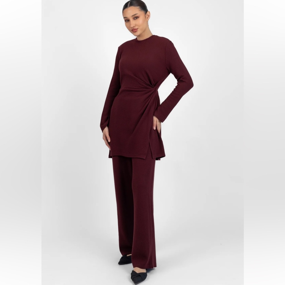 SET- Shop Fares Long Sleeve Side-Twist Tunic Top and Pants in black cherry